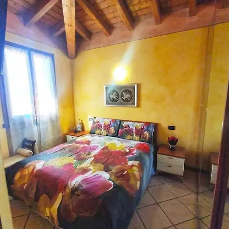アパート Casa Di Michela A Con Piscina